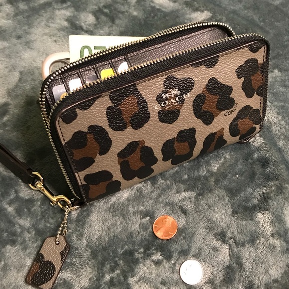 Coach Handbags - NWOT Coach double zipper wallet